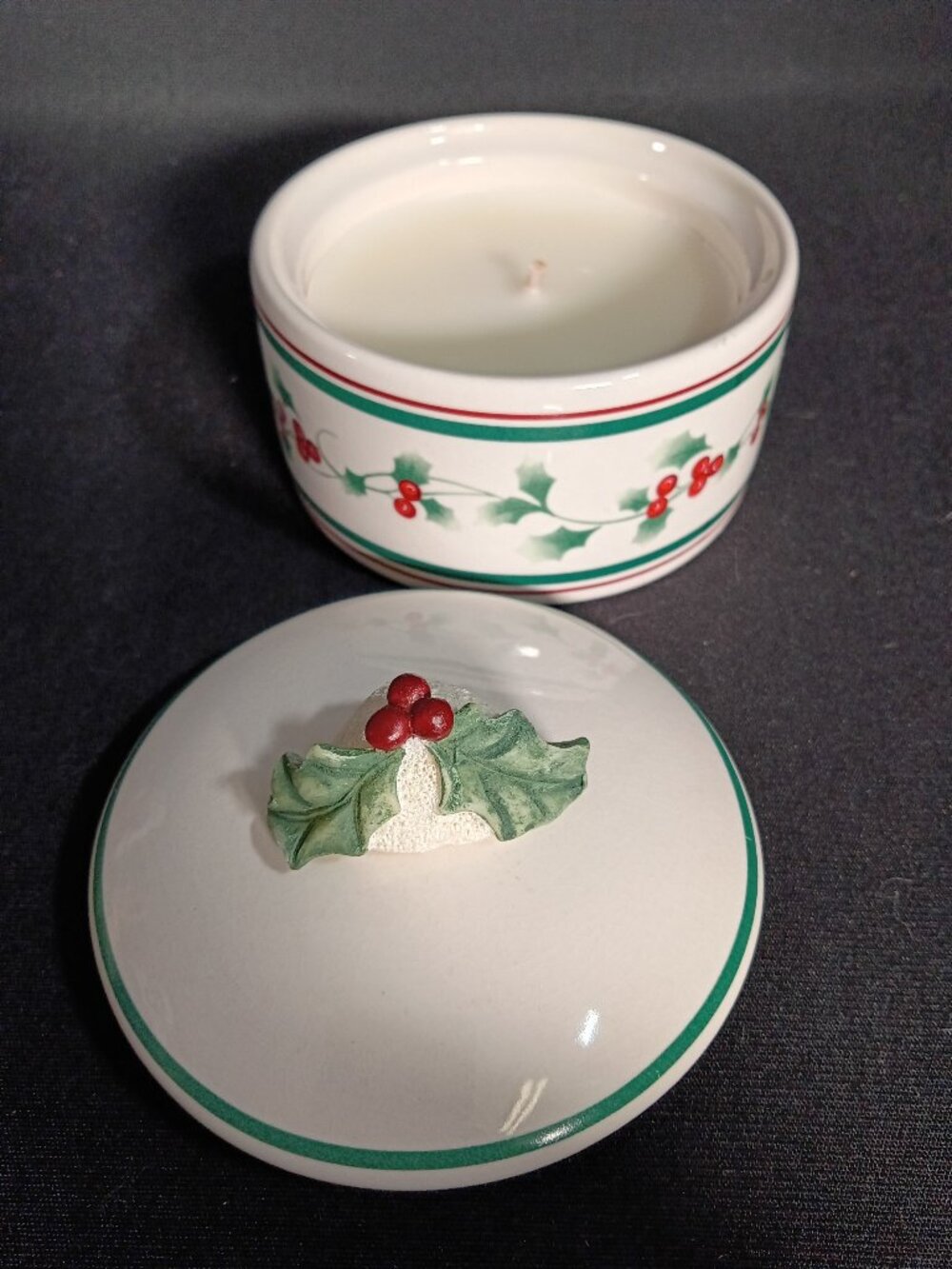 Pfaltzgraff Winterberry Holly Berry Covered Jar Candle PFWB30 New in Box